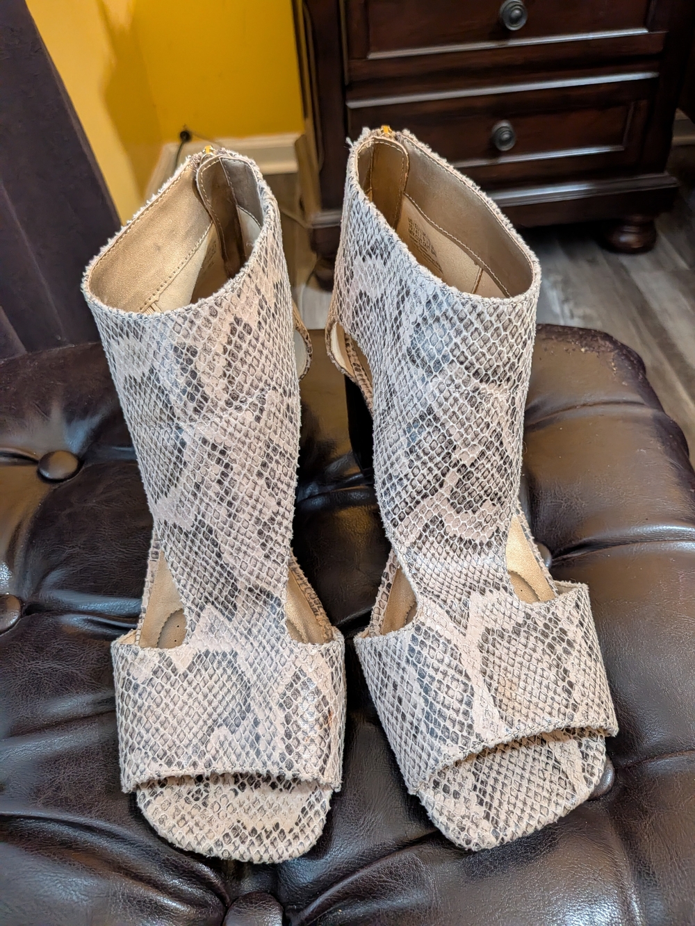 Women’s Kenneth Cole Reaction Open-Toe Snake Print Bootie - Cream/Gray/Black